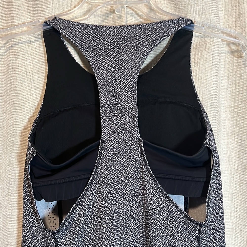 Lululemon Hit it Tank Frozen Fizz White/Black Size 4 - Picture 6 of 7